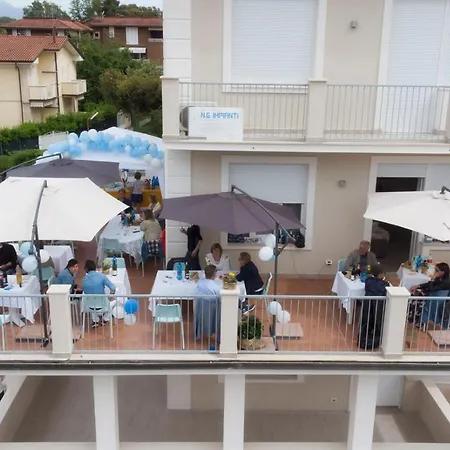 Deamarina Apartment *