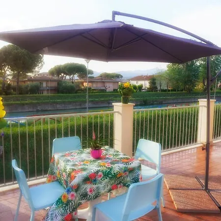 Deamarina Apartment