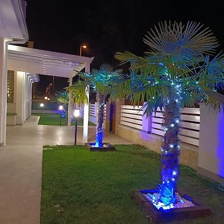 Deamarina Apartment