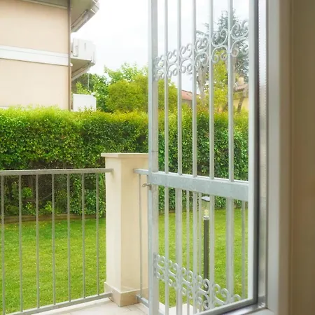 Deamarina Apartment