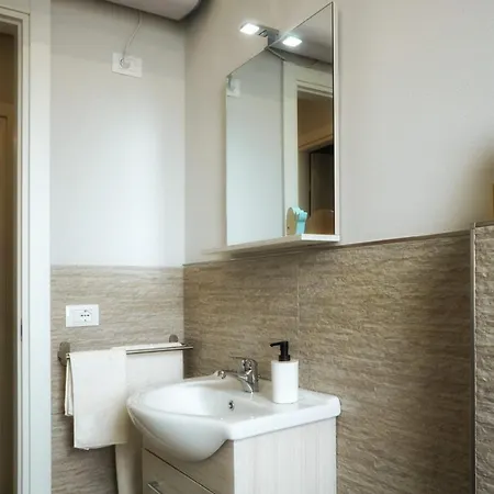 Deamarina Apartment
